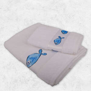 Flauschiges Handtuch mit blauen Fischen