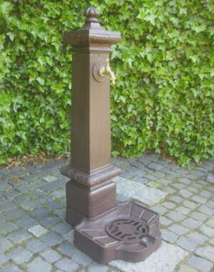 Grosser Standbrunnen mit Becken DR-613